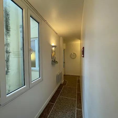 Renting - Notre Dame - Cosy Loft Perfect View On The Roofs Apartment *